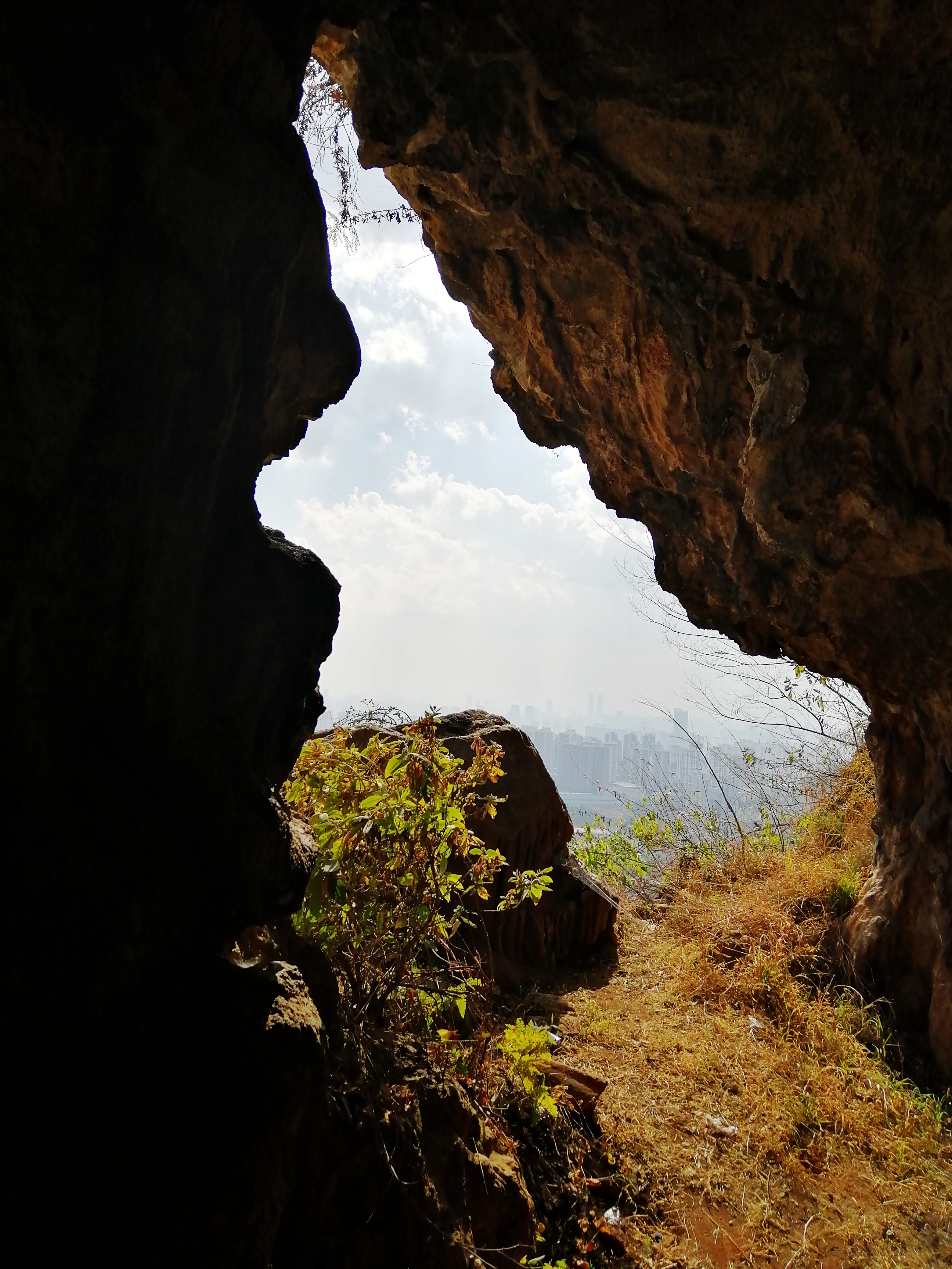 惊喜?悲哀?昆明三环徐霞客探寻过的两个溶洞,还是380年前样子