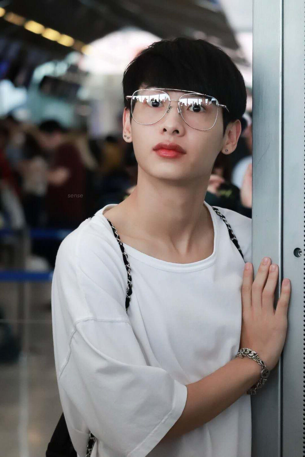 他泰让人一眼万年的外观:妞的鼻尖痣泡芙的笑眼文总的手