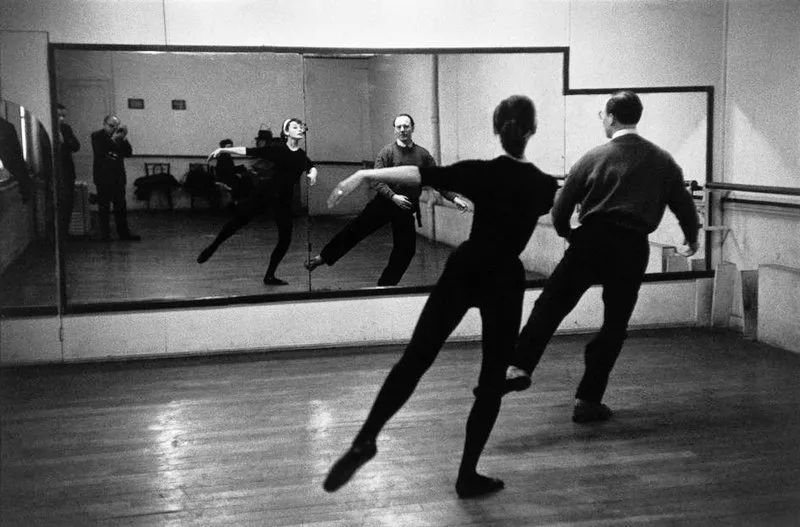 奥黛丽赫本:绝世容颜背后的秘密!