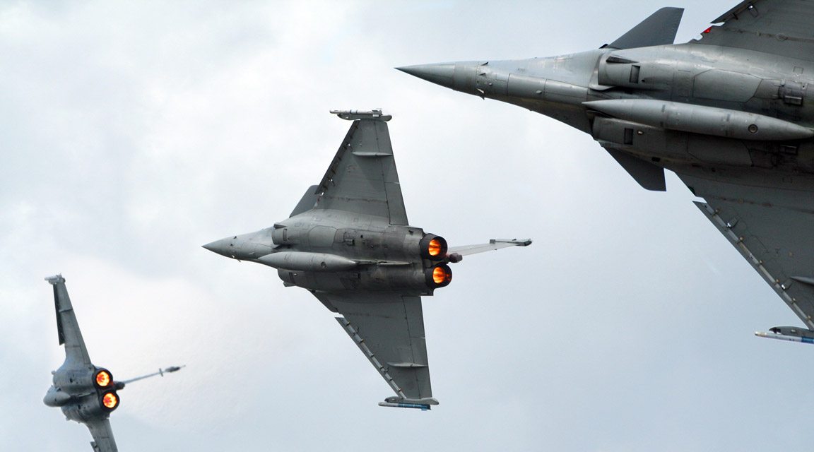 希腊接收首架法国阵风战斗机,希腊采购18架法国阵风战机