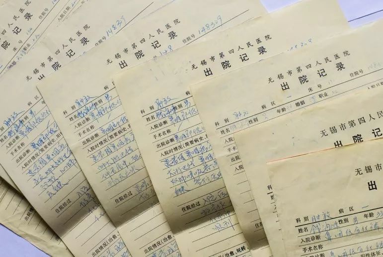 孩子坐绿皮火车看人世百态,绿皮火车才能反映生活百态