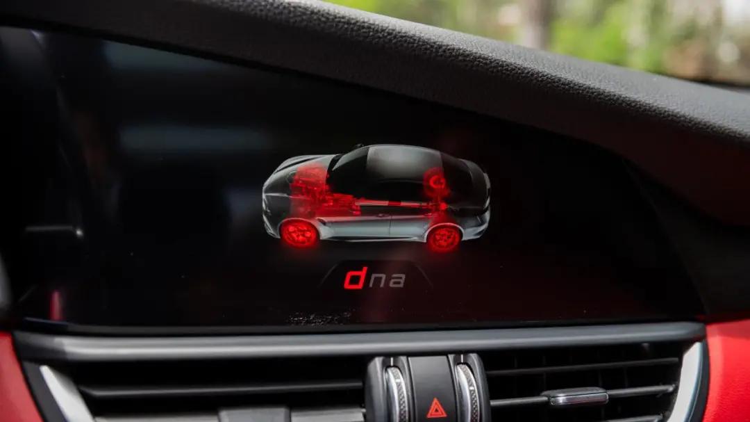 意大利风情满载的阿尔法罗密欧Giulia，还有个名字叫做“勇气”