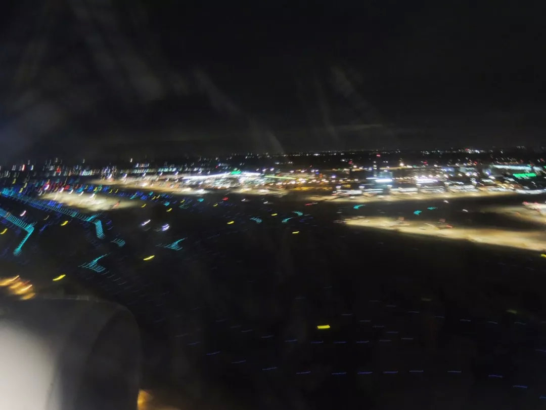 前面航班延误赶不上怎么办,第一班飞机晚点赶不上转机怎么办