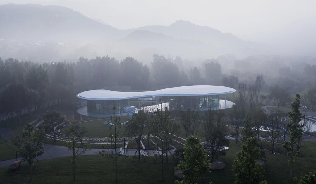 消隐在自然山水之中的四季花房丨青岛万科·四季草堂