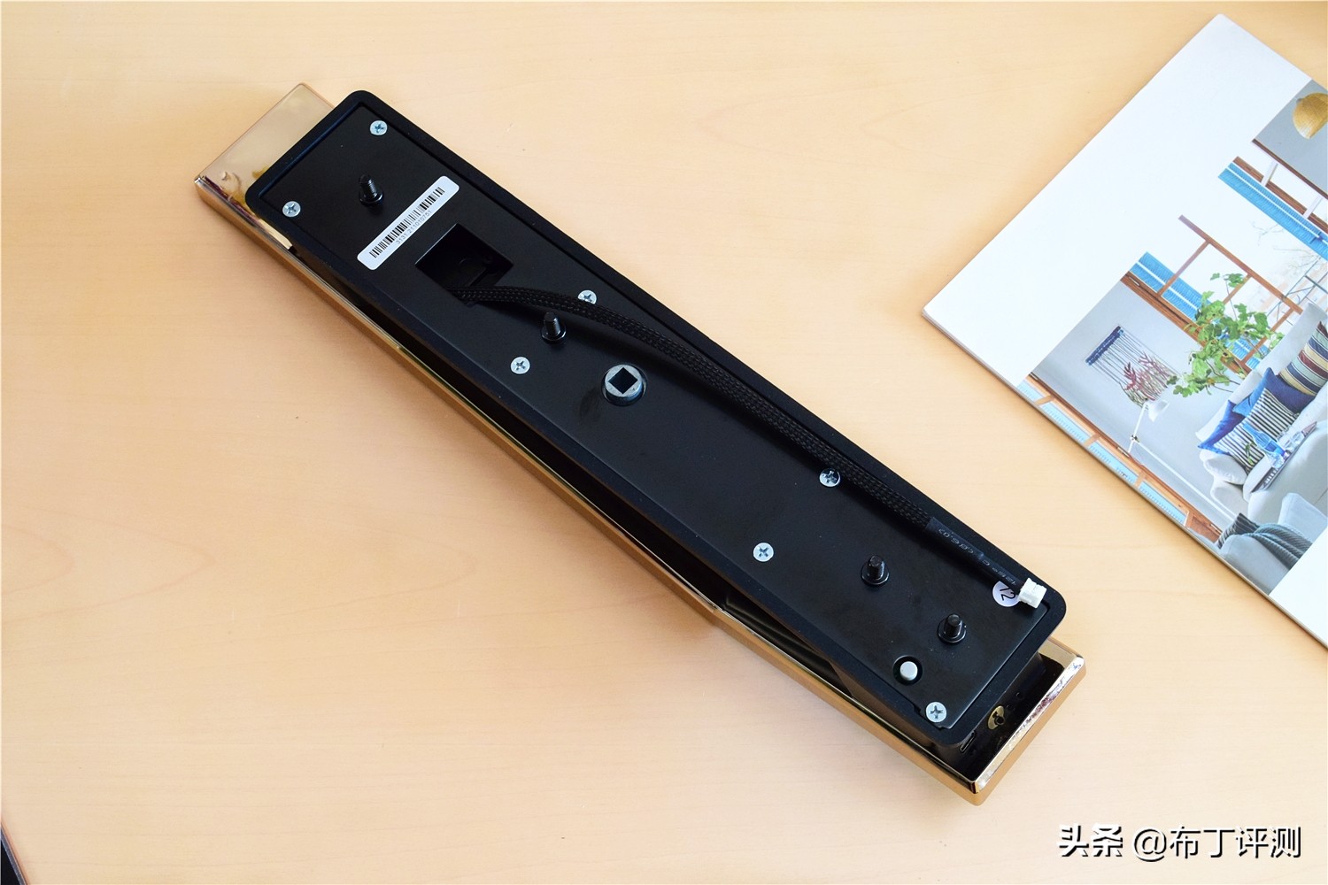 t11face智能门锁如何室内开门,开锁智能门锁