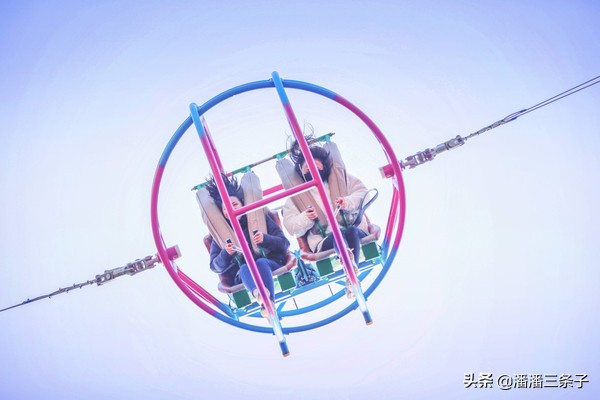 重庆奥陶纪主题乐园真实视频,重庆玻璃栈道奥陶纪