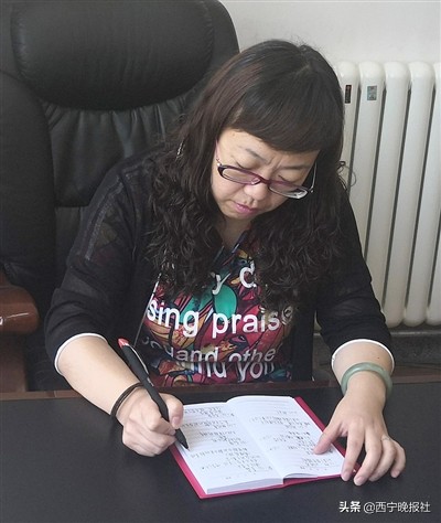 尊师重教功在当代利在千秋,尊师重教勿忘初心铸就千秋伟业