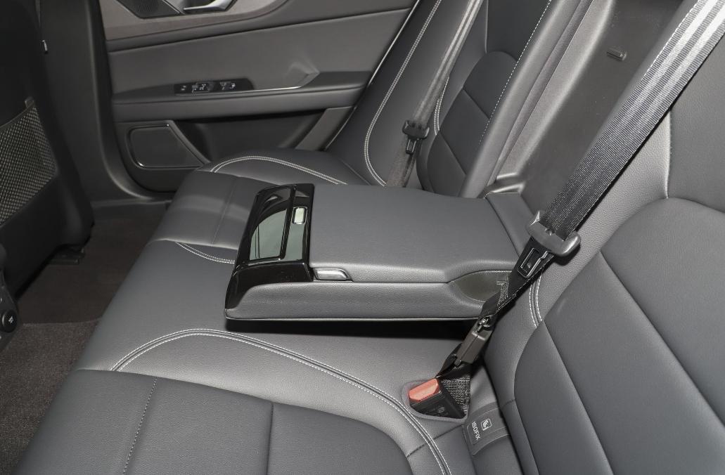 捷豹xel前脸发光小豹子,捷豹2019款xel所有功能介绍