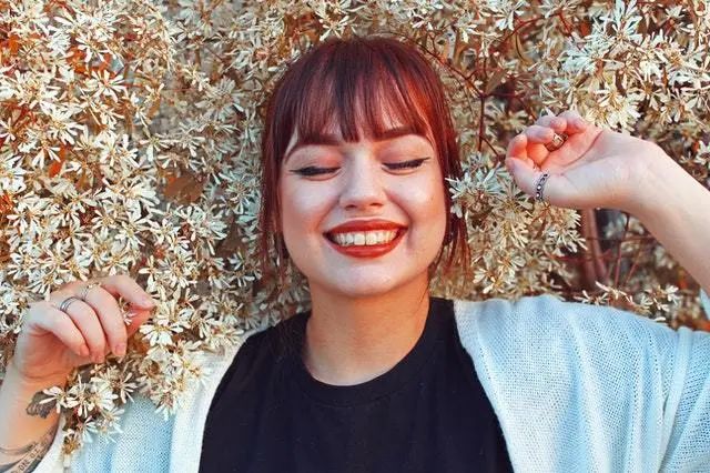 人像摄影如何拍眼神光,人像拍摄美颜技巧有哪些