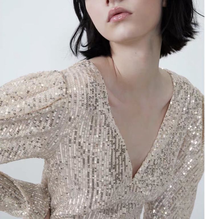 怎样能看出一个女生的气质内涵 (发说说女生穿衣品味差)