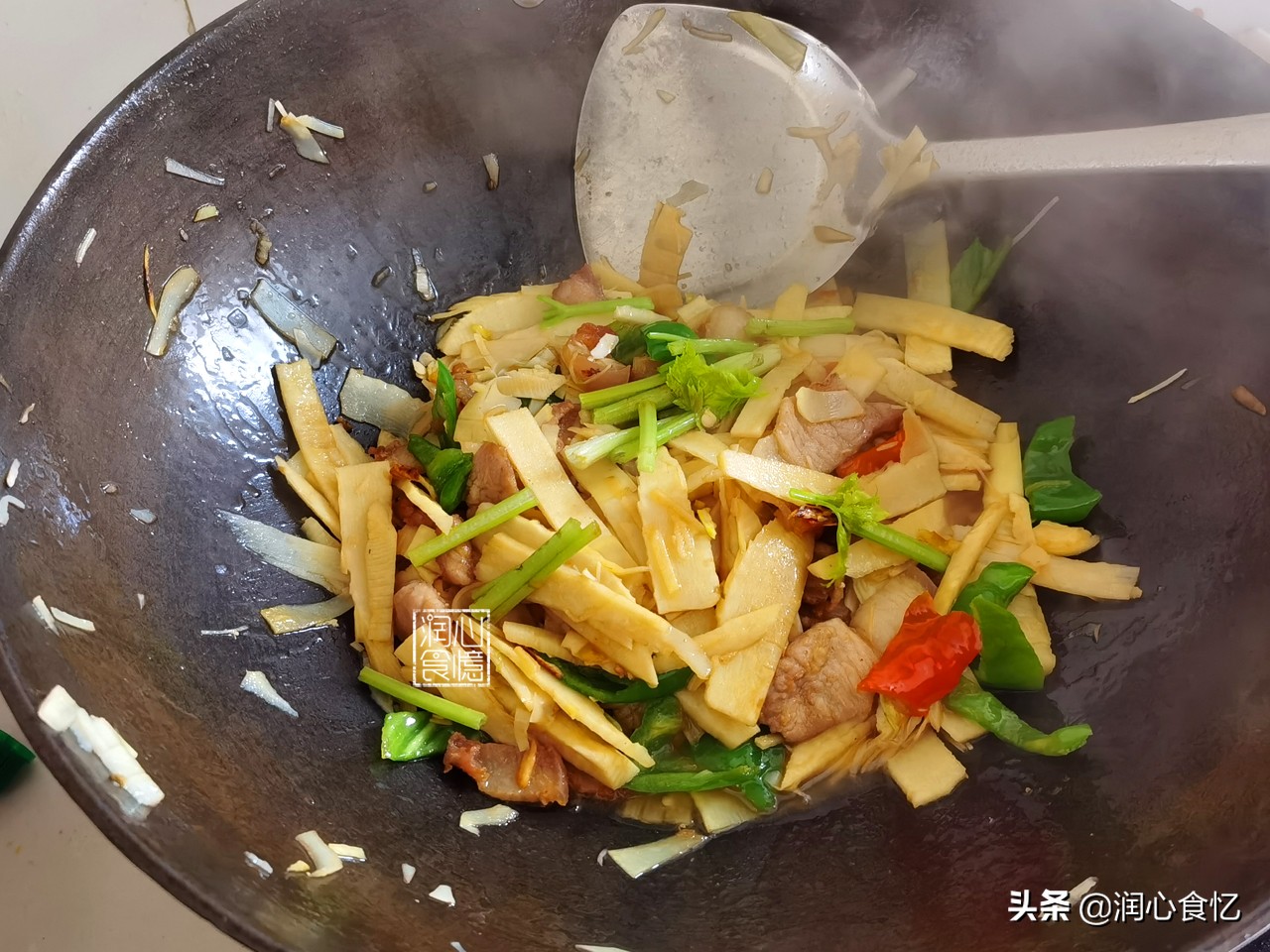 冬笋烧年糕冬笋要不要焯水后再炒,老母鸡炖冬笋冬笋需要焯水吗