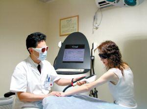 女星长胡子是怎样一种体验？颖宝俏皮，孙俪搞笑，baby丑哭了