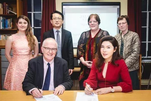 chanel早年发布会,chanel发布会谢幕