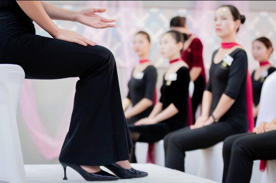 瑜伽老师赚钱方法,零基础转型瑜伽老师的副业赚钱课