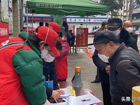 巾帼志愿者撑起抗疫防疫半边天,抗疫志愿者为出征勇士护小家