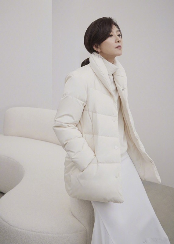 金喜爱50岁穿搭,金喜爱最新穿衣搭配