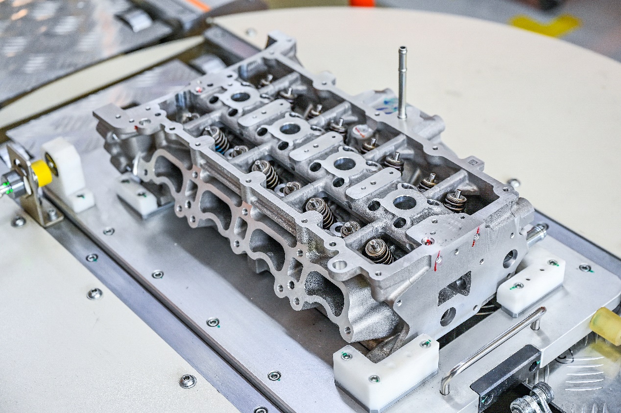 奔腾t77pro自动豪华型功能和操作,奔腾t77与t77pro发动机如何区别