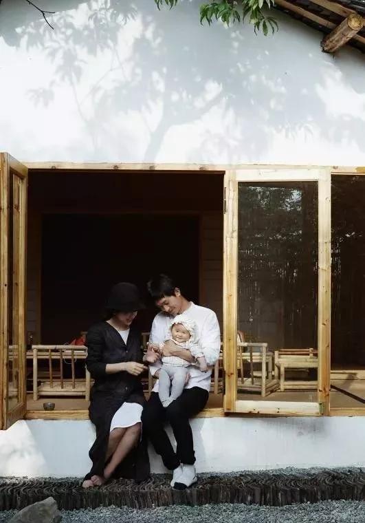 农村80后小两口,80后夫妻住进深山