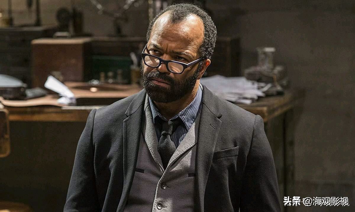 当得知蝙蝠侠和自己有同款烟熏妆的时候，绿箭侠是这样的回应