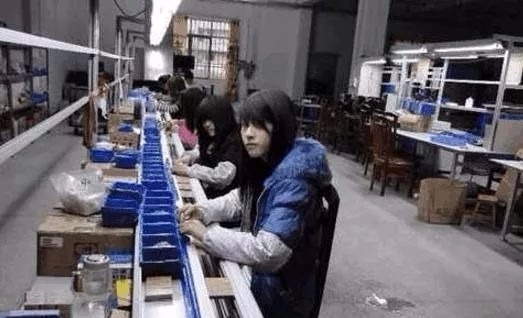 工厂压你20%的工资怎么办,打工为什么要压一个月工资