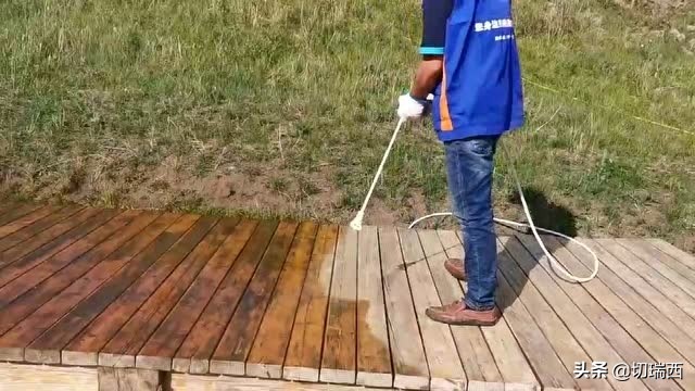 防腐木油漆褪色用什么恢复,木制品怎样防腐处理