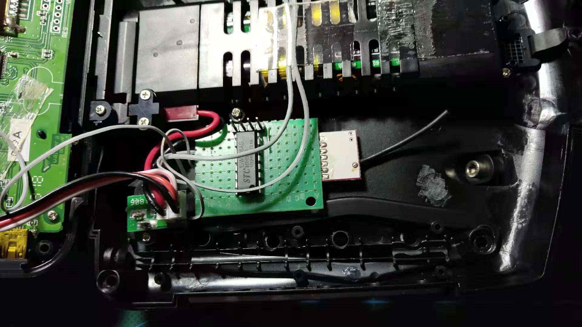 自制遥控飞机需要哪些材料,遥控飞机的遥控器自制