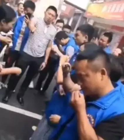 员工生吃泥鳅的后果,员工被罚吃泥鳅后续