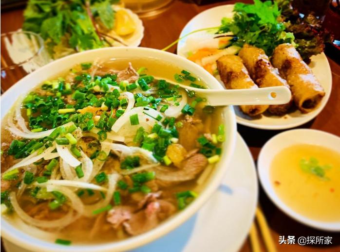 从中央大街到中华巴洛克风情街,从中国穿过一条街到外国