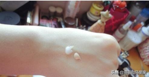 新手bb霜化妆的正确步骤,原来化妆师用什么粉底液