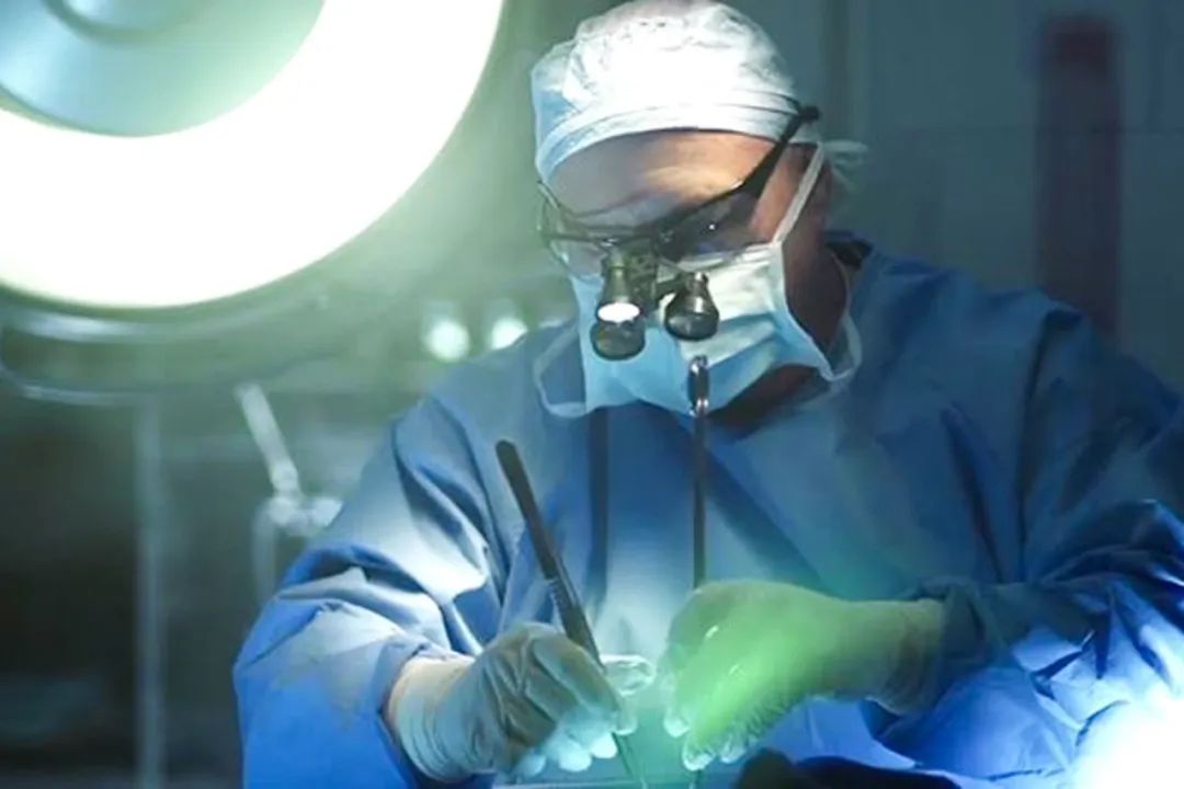 一对亚洲科学家夫妻，冷冻2岁女儿的大脑：希望未来还能见她一面