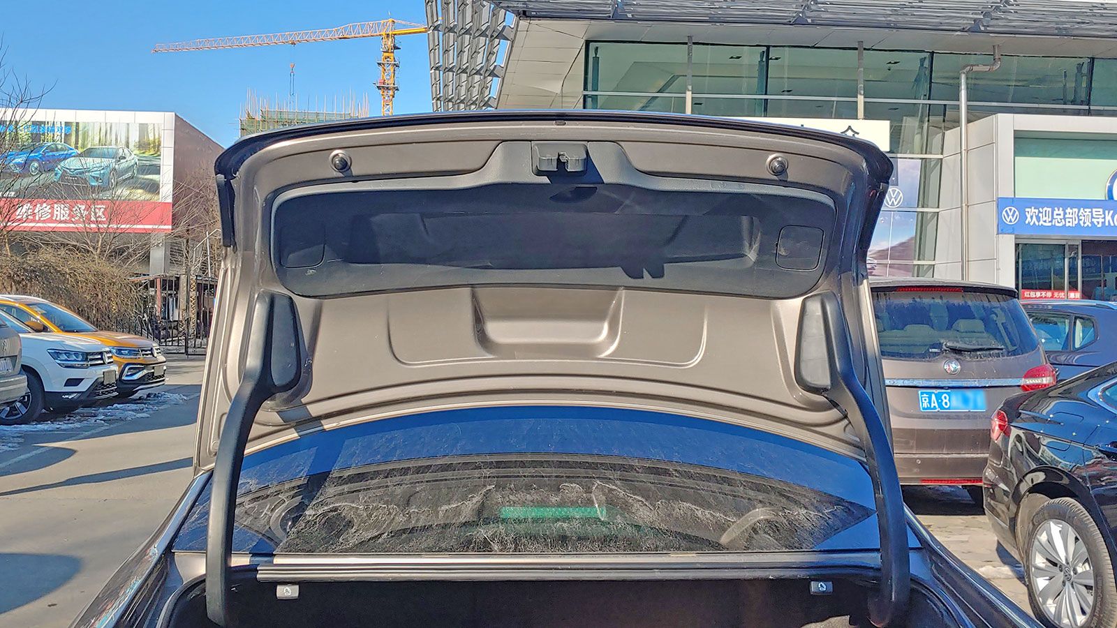 这辆*萨特帕**御尊版1.8T性价比不错：大半喷涂5年半价