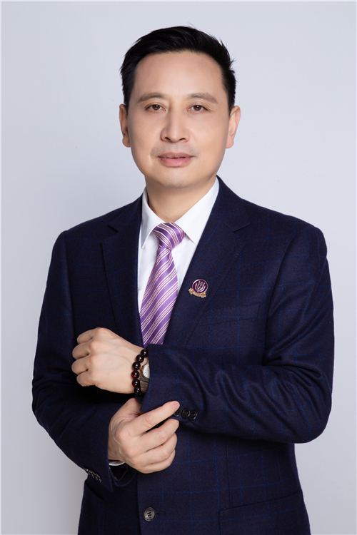 福布斯十大杰出国际化学校校长陈峰：国际化教育路上的“创变僧”