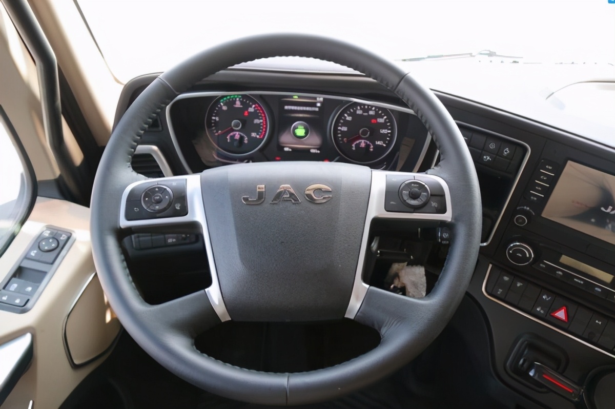 安能快速发展集中采购定制的重卡有什么特别之处？