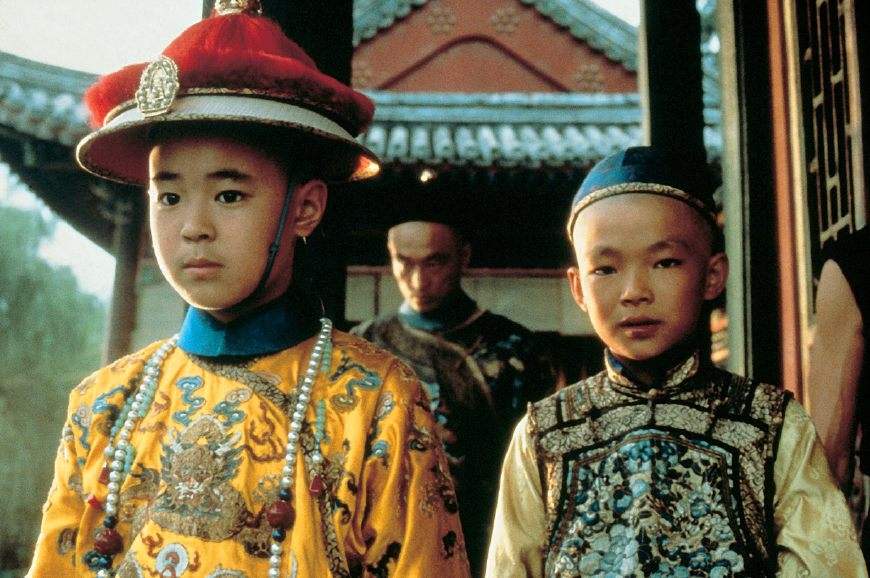 溥仪为什么不戴眼镜会失明,末代皇帝溥仪为什么近视