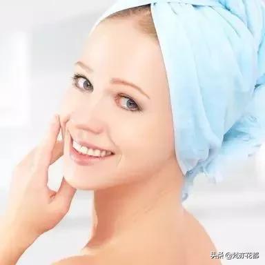 冬天身上皮肤起皮干燥有碎屑,身上皮肤干燥起皮特别痒怎么办