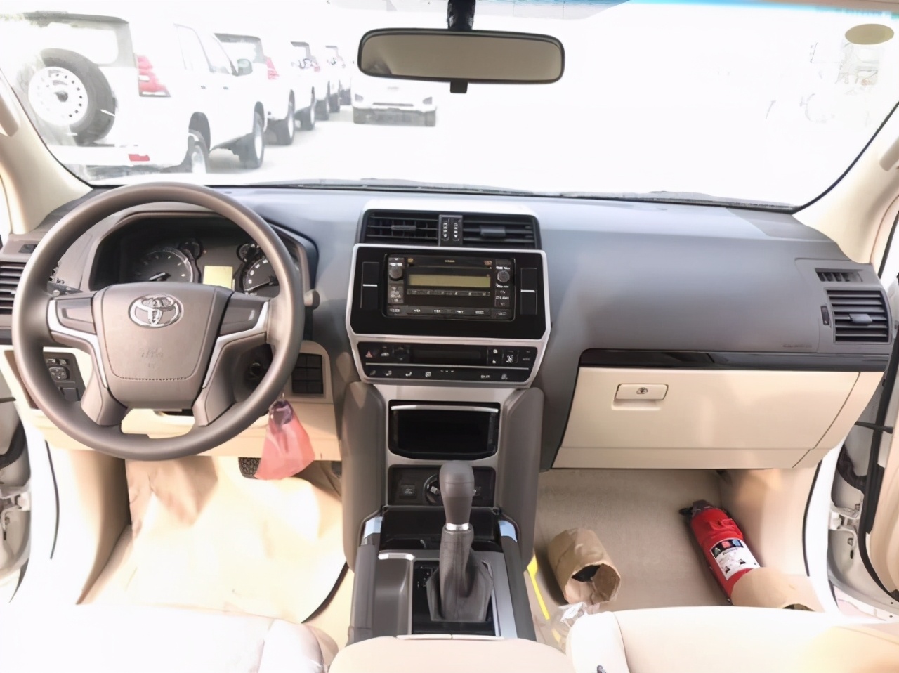 2022款日产途乐对比霸道2700,丰田霸道和日产途乐油耗