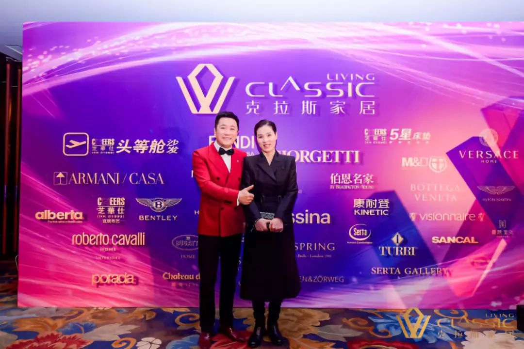 鑹烘湳澶у挅,鑹烘湳澶у笀鍙傚姞璺ㄥ勾鏅氫細