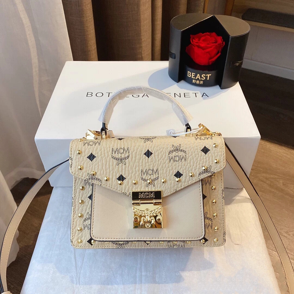 质感好点的高档气质女包,设计感高端上档次女包心形