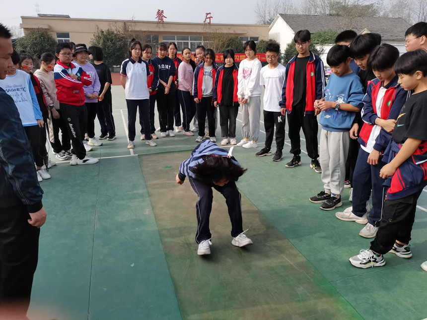 金安中心学校田径运动会比赛,金安区马头镇十字路初中运动会