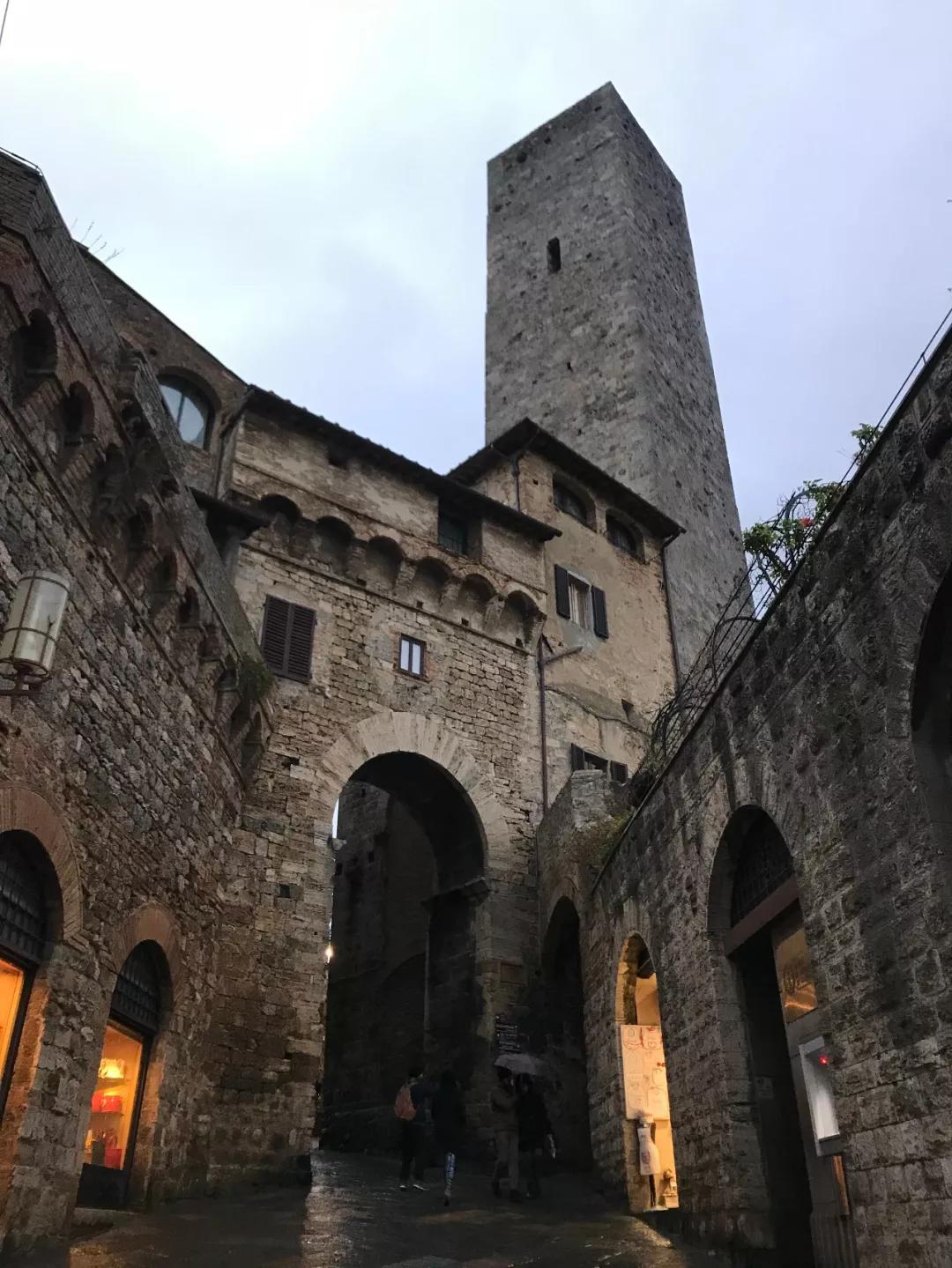 「慢达世界」第135期:圣吉米那诺|匹诺曹与美塔之城