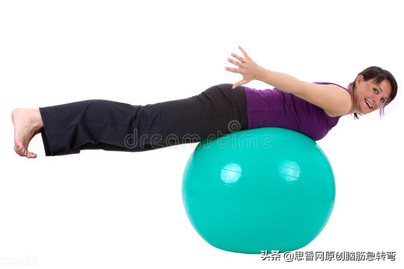 皮球一个大肚皮，生来怪脾气，不打不做声，越打越欢喜（打乐器）