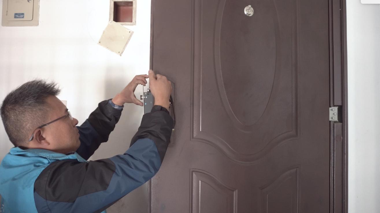 绿米aqara智能门锁n100使用方法,aqara智能门锁n100电池盖怎么打开