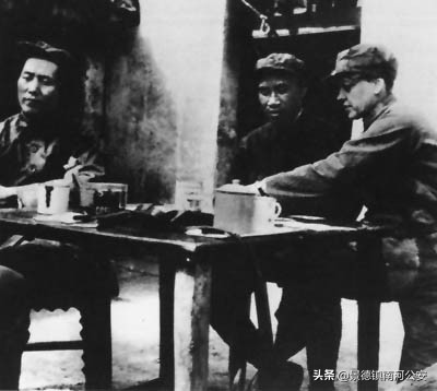 共和国元帅*德朱**:被誉“红军之父”毛*东泽**称赞“度量大如海意志坚如钢”