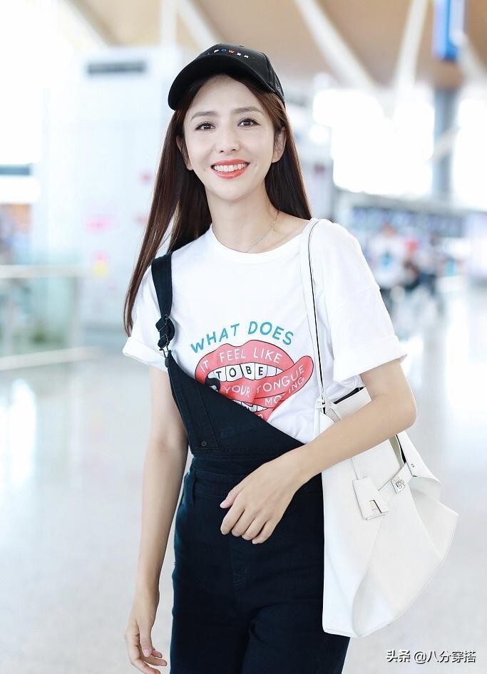 浣熶附濞呰儗甯﹁¥绌挎惌,鑳屽甫瑁ょ┛鎼濡堣