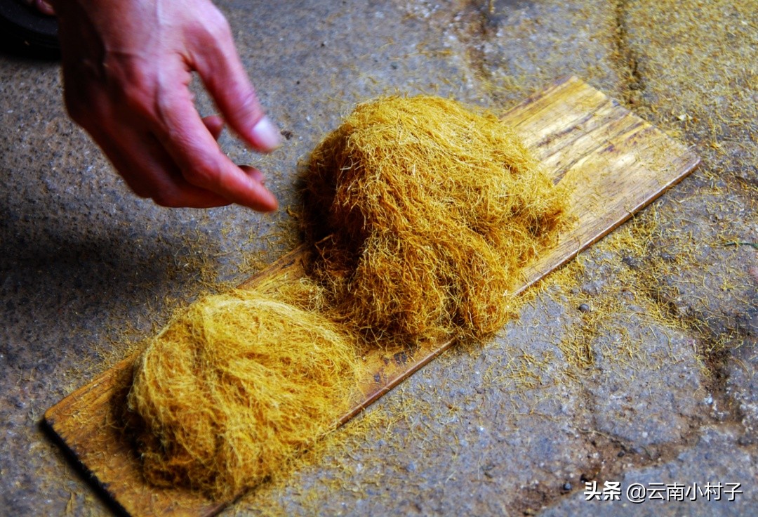 云南竹筒烟袋烟丝制作,云南烟丝用什么烟斗抽比较好