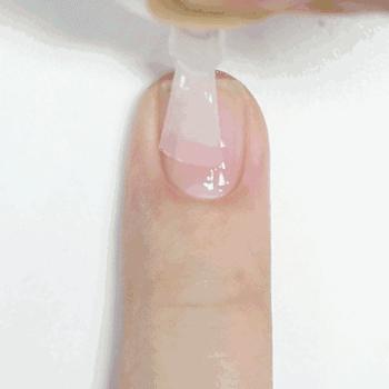 适合黄黑皮裸色指甲油,4款显手白的指甲油颜色淡粉色