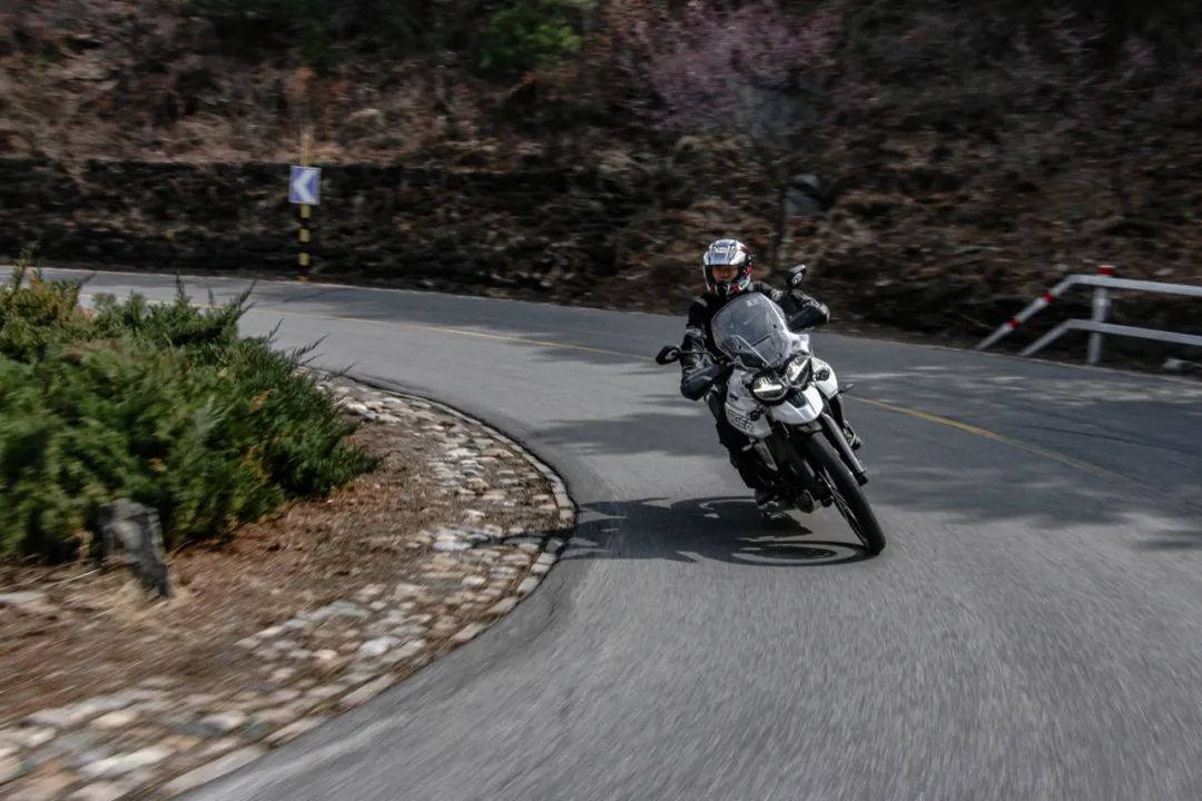 2021款凯旋老虎900试驾,试驾英伦三缸拉力凯旋tiger900