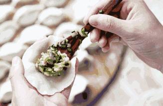 包饺子剩下的的饺子皮不要扔了,包饺子多余的饺子皮