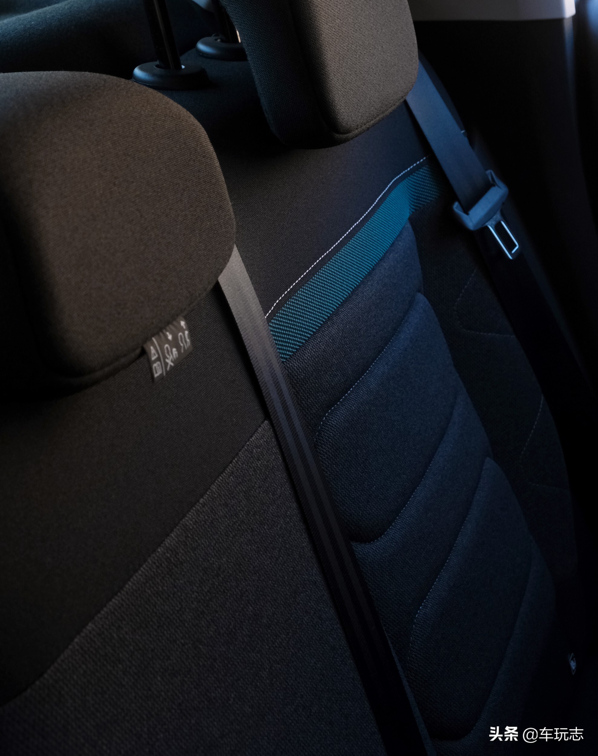 雪铁龙c3l手动试驾视频,22款雪铁龙c3xr1.2t