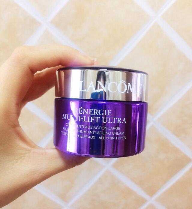 滋润型面霜推荐：有效修复皱纹、重塑弹性，帮助老化肌肤恢复年轻